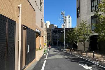 敷地東側の前面道路