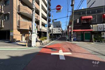 敷地南東側の前面道路