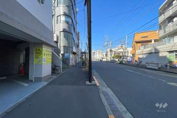 敷地北東側の前面道路