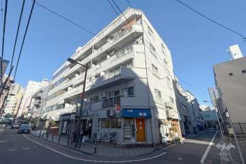 マンション池袋の外観（南側から）