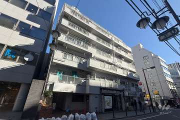 マンション池袋の外観（西側から）