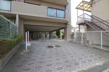 駐車場出入り口