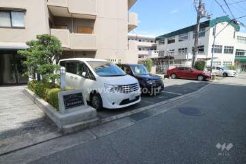 敷地内駐車場（屋外平面式）