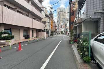 敷地北西側の前面道路