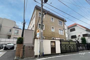 目白ローヤルコーポの外観（北東側から）