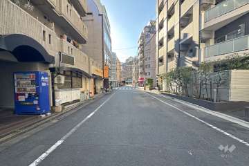 敷地北西側の前面道路