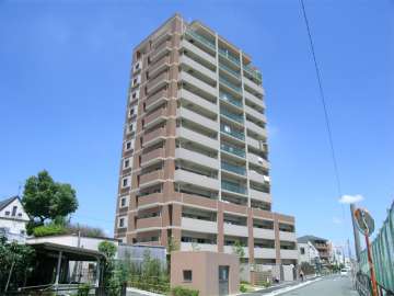 ネバーランド吹田クラシオンの外観（南西側から）