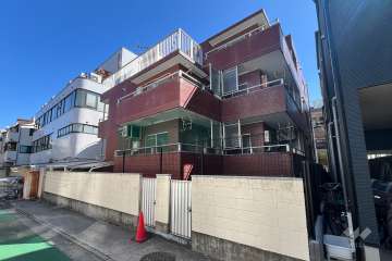 ユースフル目白の外観（南西側から）