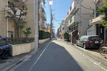 敷地北西側の前面道路