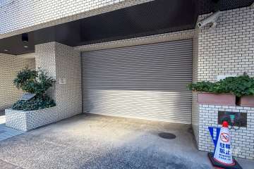 駐車場の出入り口
