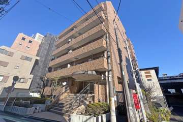 コスモプレイス巣鴨の外観（南側から）