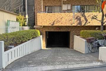 駐車場の出入り口