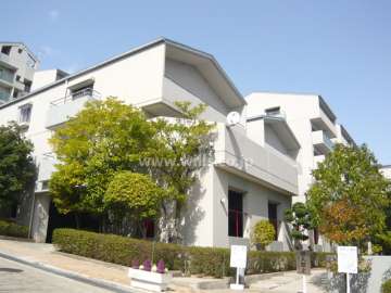 日商岩井芦屋ガーデンヒルズ6号棟の外観（西から）