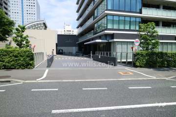 駐車場出入り口