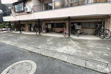 敷地内駐車場（屋外平面式）