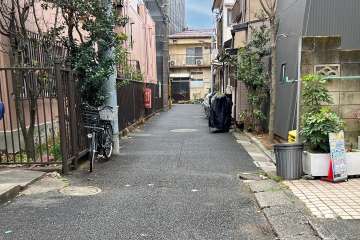 敷地南東側の前面道路