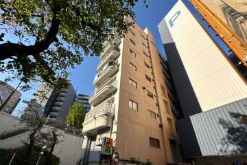 バロンハイツ大塚の外観（南東側から）