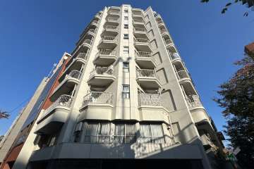 バロンハイツ大塚の外観（南西側から）