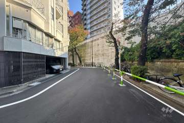 敷地南側の前面道路