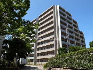 ブランシエラ吹田片山公園の外観（南西側から）