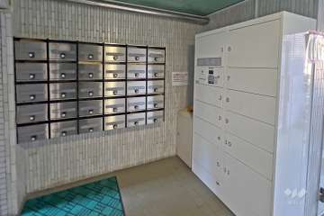 宅配ボックスと共用ポスト