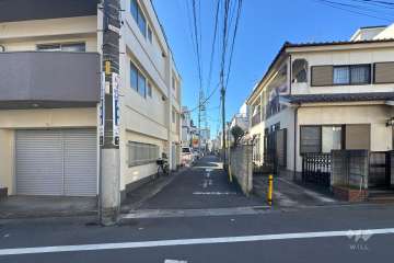 敷地北西側の前面道路