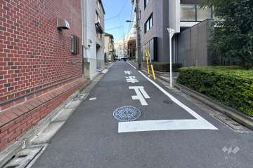 敷地北西側の前面道路
