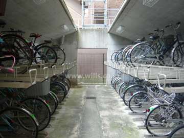 屋根付きの駐輪場
