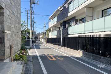 敷地南側の前面道路
