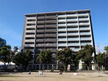 クレヴィア江坂の外観（東側から）