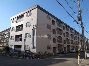 日生伊丹荻野コーポラスD棟の外観（南東側から）