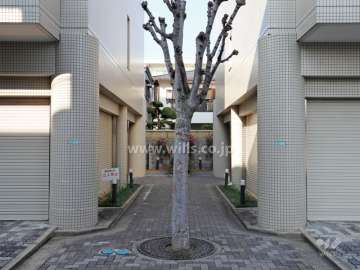 1号棟と2号棟の間の通路