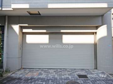 敷地内駐車場（シャッター付き）