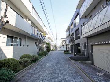 敷地南側の通路