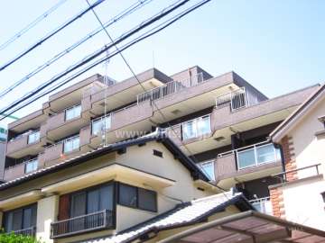 ラフィネス甲子園口の外観（北西から）