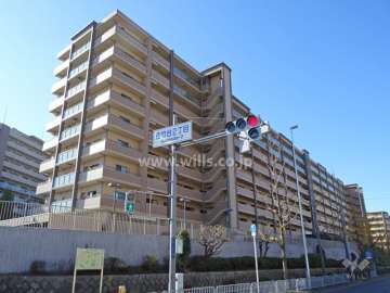 ブランズ南千里の外観(北東側から)