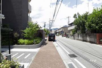 敷地北側の前面道路