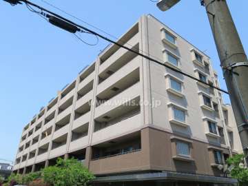 ユニハイム茨木春日の外観（南東側から）