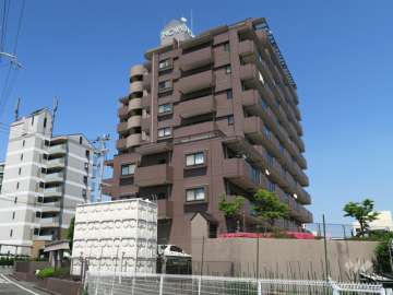 ノバ茨木の外観(南西側から)