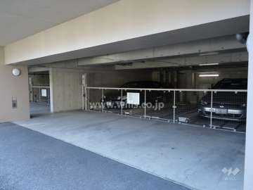 敷地内駐車場（屋内機械式）