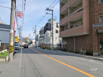 敷地北側の前面道路