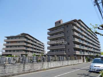 イトーピア茨木の外観（南西側から）