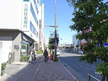 敷地の南側前面道路