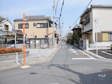 敷地東側の前面道路
