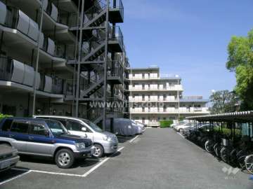敷地内の駐車場