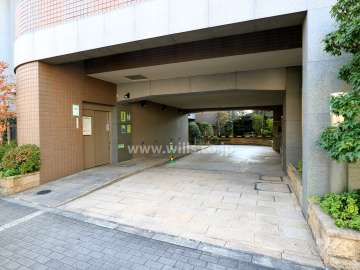 駐車場出入り口（ゲート付き）