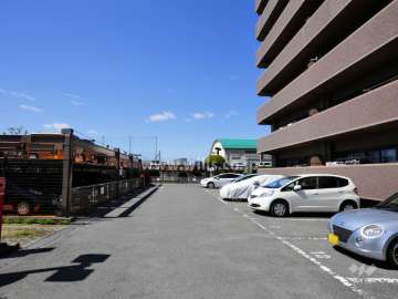 敷地内駐車場（屋外平面式）