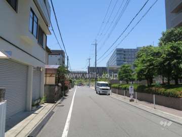 敷地東側の前面道路