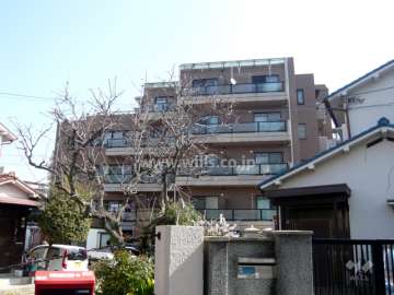 ユニーブル逆瀬川の外観（西から）