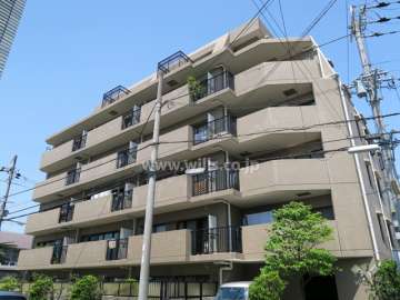 コスモ茨木ロイヤルフォルムの外観（南東側から）